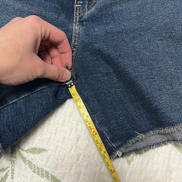 Levi high rise shorts - Picture 5 of 5